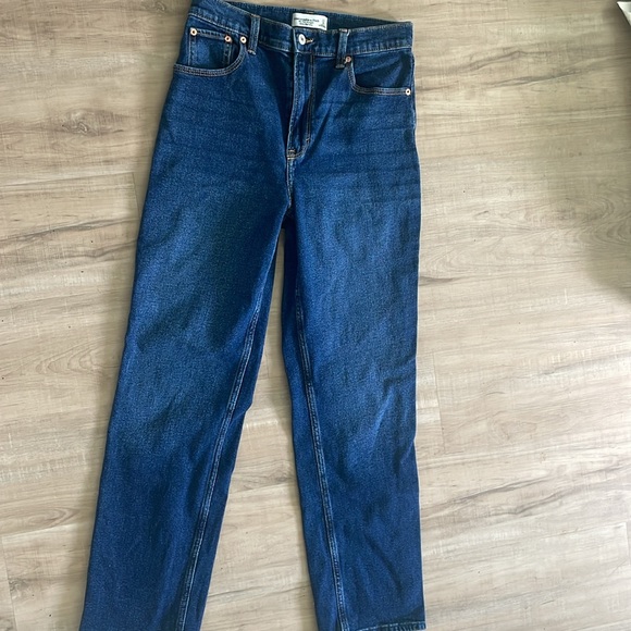Abercrombie & Fitch The 90s Straight Ultra High Rise. Fits Size 27/4S - 28/6R - Picture 6 of 9